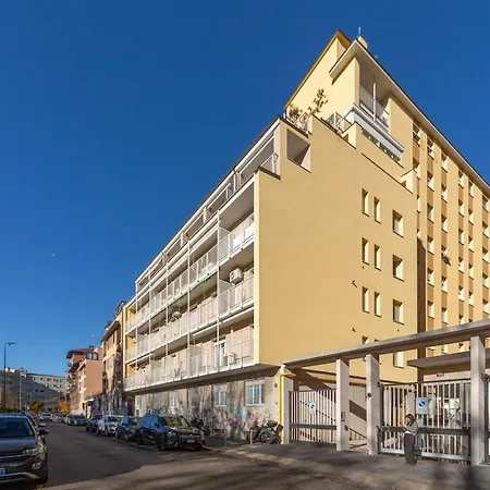 Youhosty - Salasco Chic *